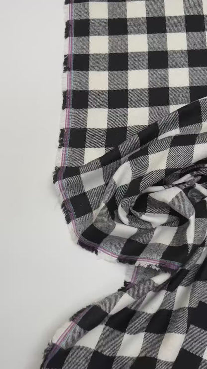 Italian flannel black and white check pattern 165 g/m2