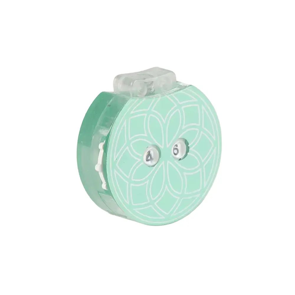 Compteur de rangs KnitPro Mindful dans un joli sac – disponible chez Tissus Charlotte