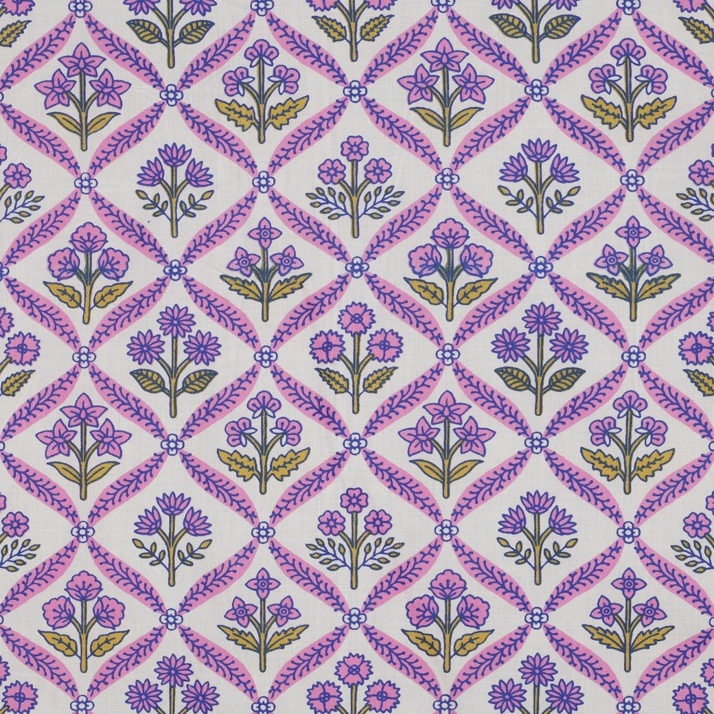 Tissu 100 % coton imprimé à la main - motif lilas 110 g/m² – disponible chez Šarlotes audumi