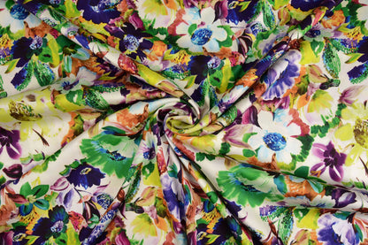 alt
Satin with elastane - English garden flowers 80 g/m²