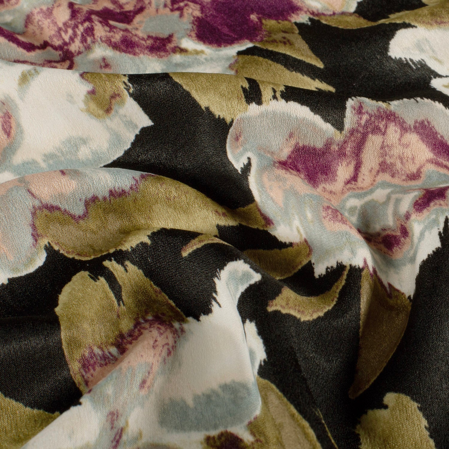 Image with Satin - flowers 110 g/m² – available at Charlotte Fabrics