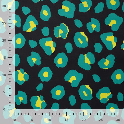 Tissu softshell - léopard vert 310 g/m² – disponible chez Šarlotes audumi