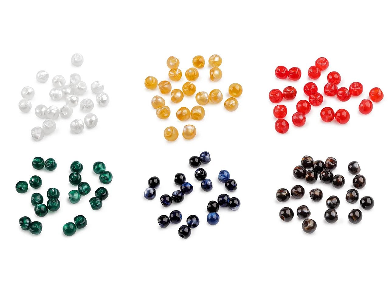 Image avec un bouton à coudre effet « œil de chat » Ø10 mm – disponible chez Šarlotes audumi
