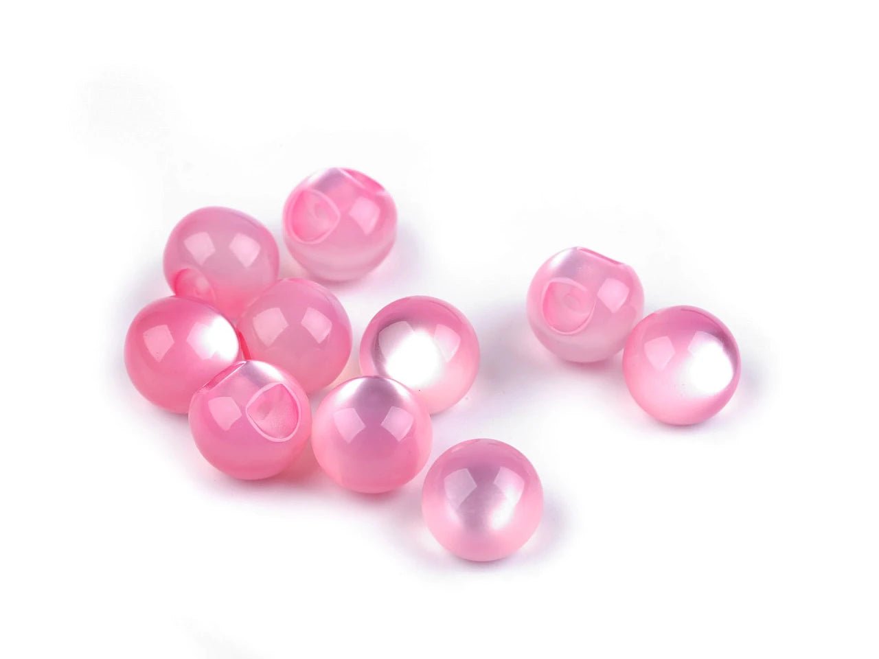 Image de boutons nacrés / « œil de chat » à coudre Ø10 mm – disponible chez Šarlotes audumi