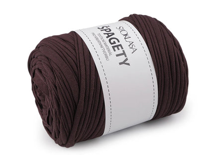 Image avec T-shirt | Fil spaghetti - 700g / 120m – disponible en ligne chez Tissus Charlotte