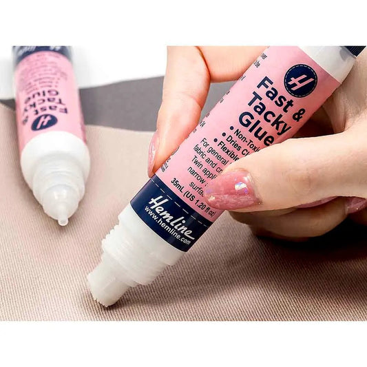 Image of Hemline Fast & Tacky textile glue – available at Šarlotes audumi