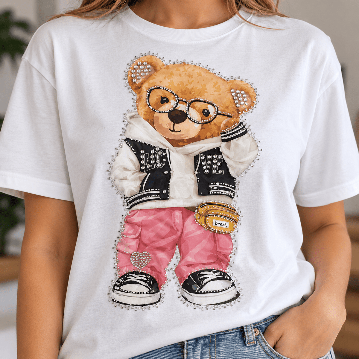 Image with thermal appliqué “Teddy Bear with Glasses” – 29 × 17 cm – available online at Šarlotes audumi