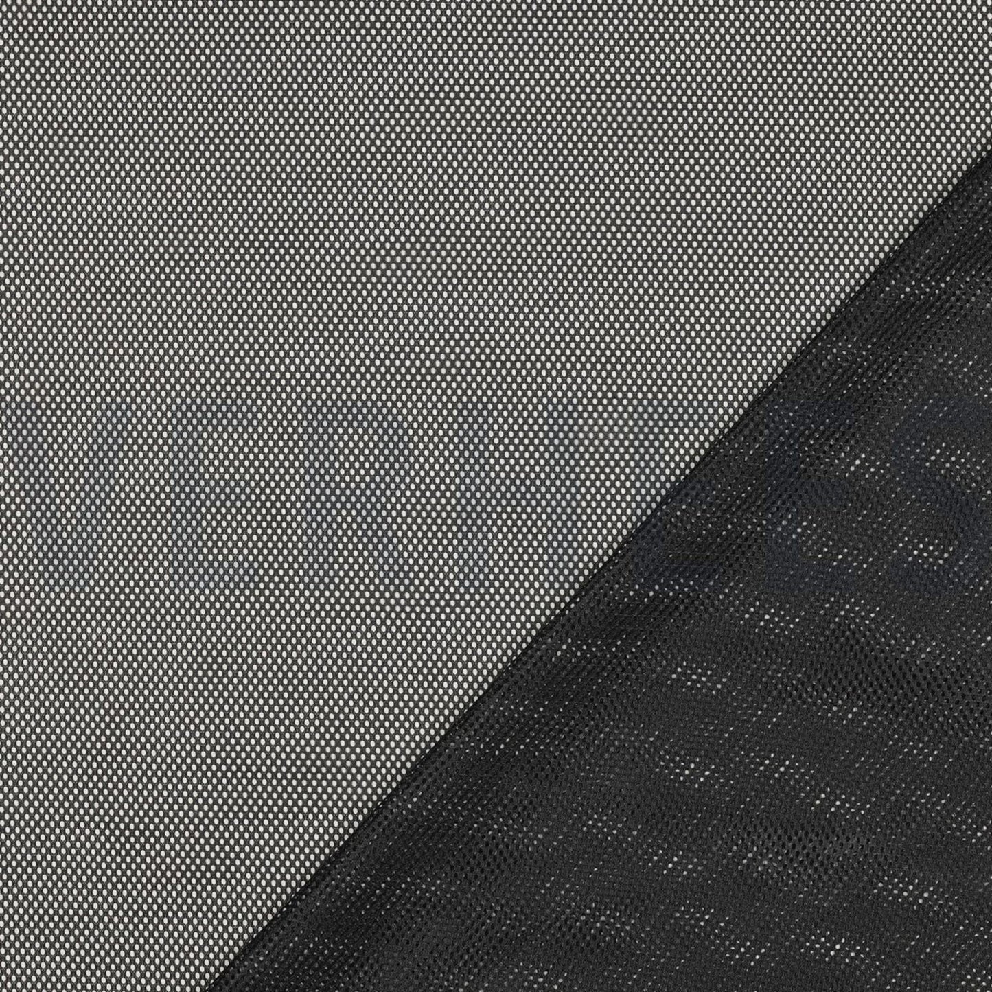 Image avec tissu filet noir – disponible en ligne chez Šarlotes audumi
