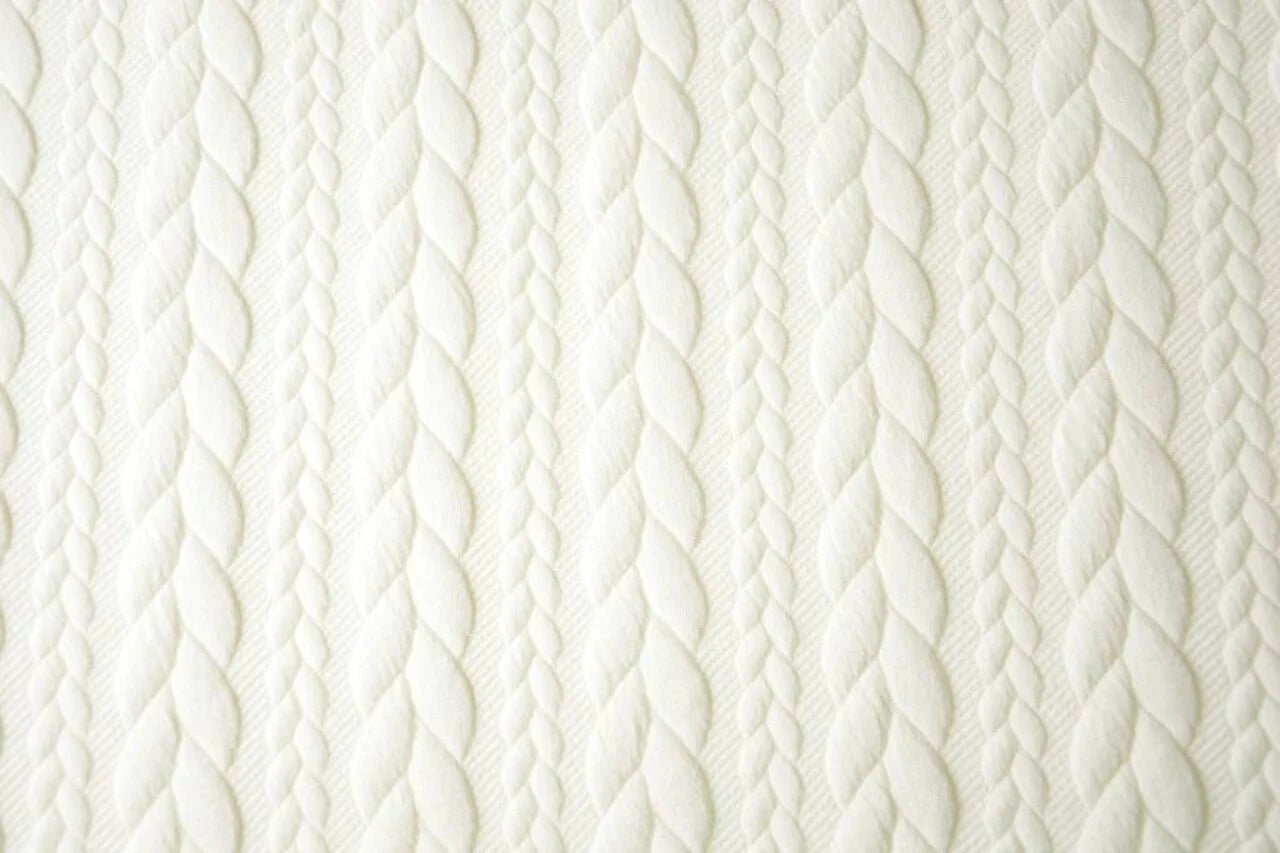 Image de tissu en maille à motif tricoté, blanc chaud – disponible en ligne chez Šarlotes audumi
