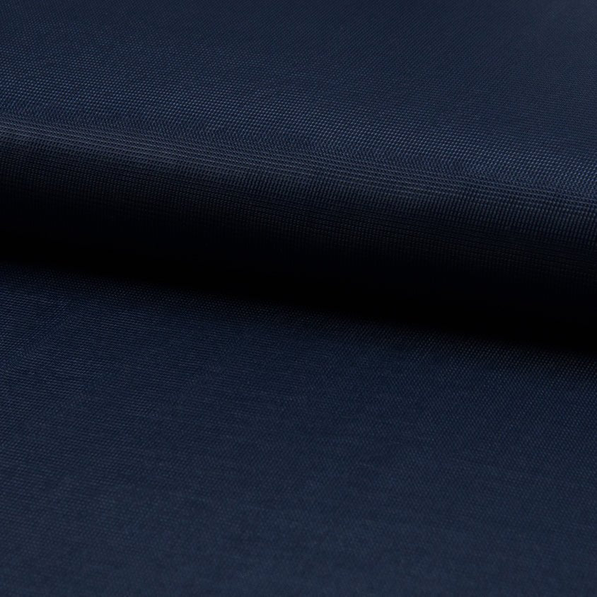 Image avec tissu de doublure en maille bleu foncé, disponible en ligne chez Šarlotes audumi