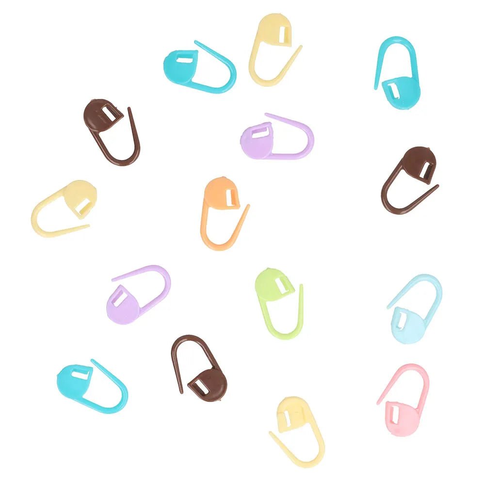 Image with a stitch marker for knitting and crocheting Opry – available at Charlotte Fabrics