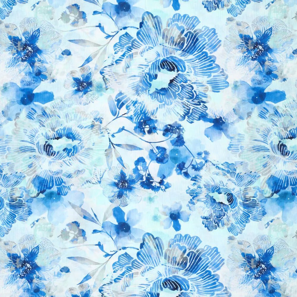alt
Image de tissu viscose à effet froissé - fleurs bleues 145 g/m² – disponible chez Šarlotes audumi