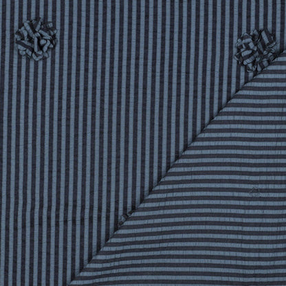 Bild mit Viskosegewebe mit Streifen- und Blumenmotiv – dunkelblau 130 g/m² – erhältlich bei Šarlotes audumi