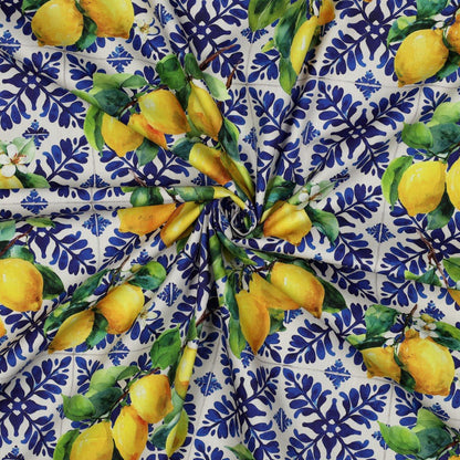 Image avec tissu en viscose et coton - citrons 110 g/m² – disponible chez Šarlotes audumi
