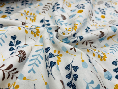 100% Baumwollstoff – kleine blaue Blumen 125 g/m²