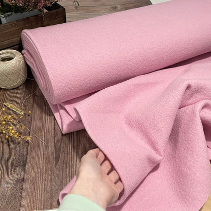 alt
100% tissu en laine rose 385 g/m²