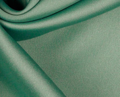Tissu en soie artificielle - menthe 140 g/m²